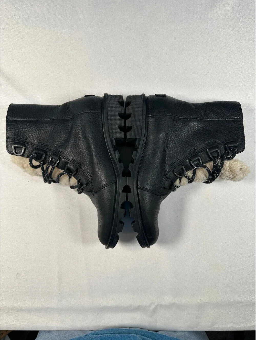 Sorel Phoenix Short Lace Cozy Waterproof Boots Black Leather Shearling Size 7.5